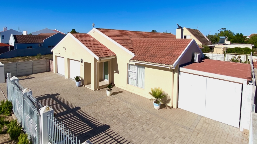 3 Bedroom Property for Sale in Port Owen Western Cape